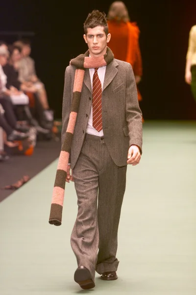 Look 9